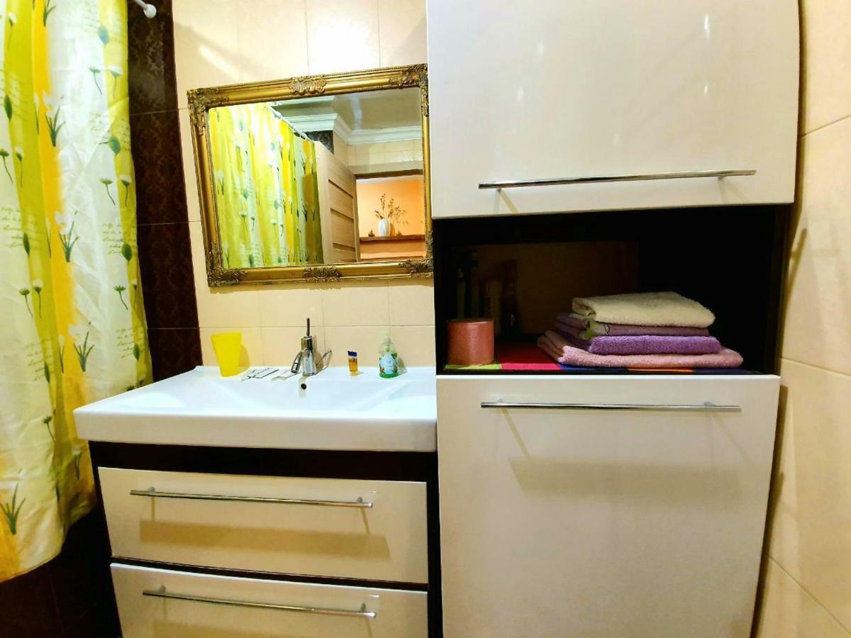 Apartment Ushakova 16 Dnipro Dış mekan fotoğraf